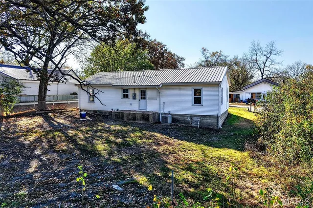 Front exterior — 202 S Waller Crocker Missouri real estate