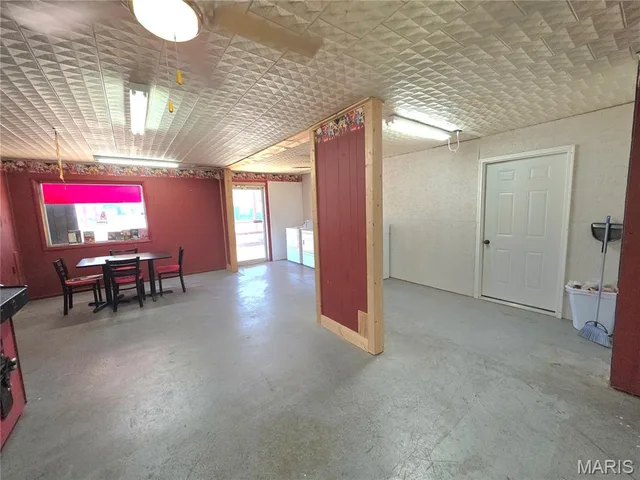 Primary bedroom — 150 N Hwy 137 Raymondville Missouri real estate
