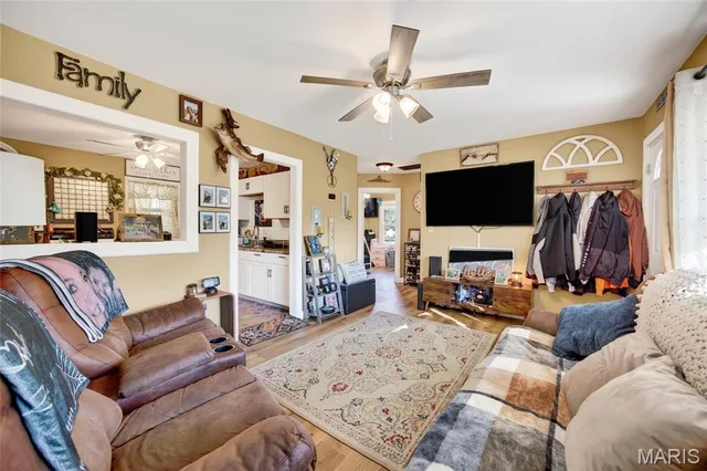 Kitchen — 227 Donnalee Avenue Lebanon Missouri real estate