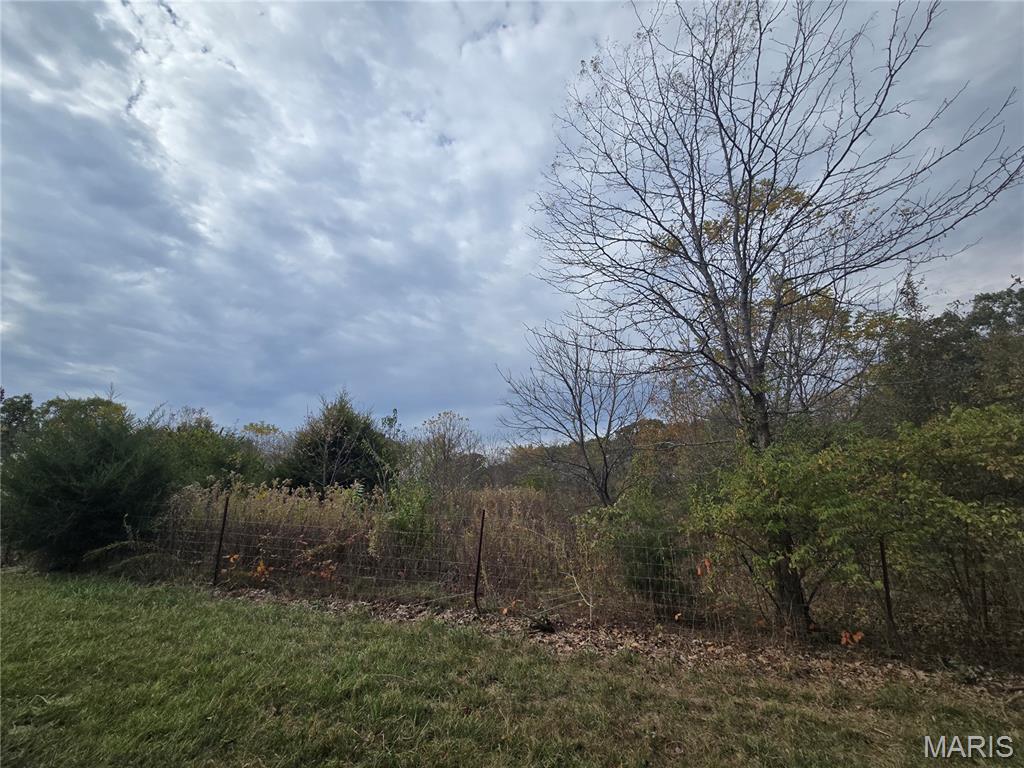 10 +/- Acres Harmony Lane Hawk Point Missouri home for sale listed at $210,000