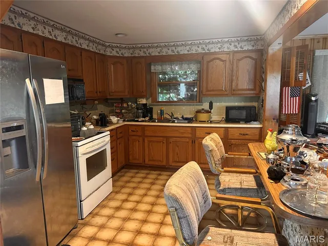 Kitchen — 13488 Maries Road 325 Vienna Missouri real estate
