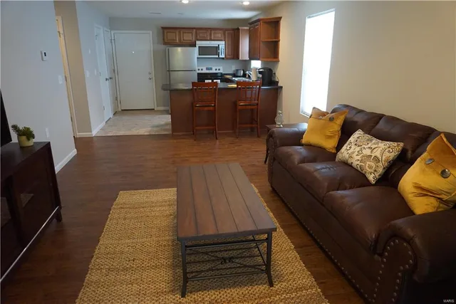Living room — 314 Colonial Hills Road Rolla Missouri real estate