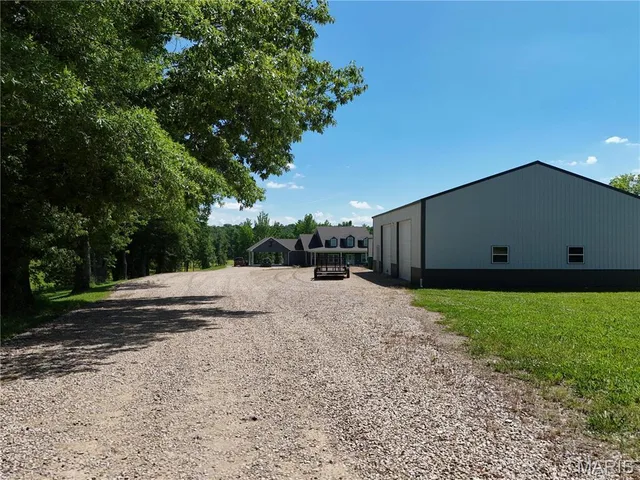 Primary bedroom — 5246 County Road 280 Puxico Missouri real estate
