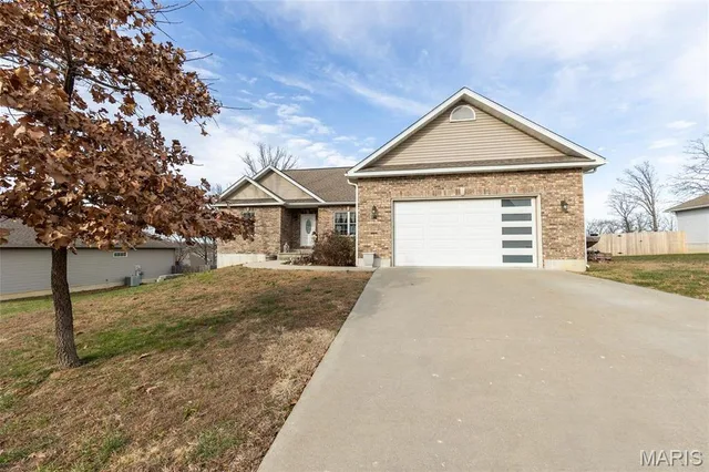 Front exterior — 311 Dana Renee Rolla Missouri real estate