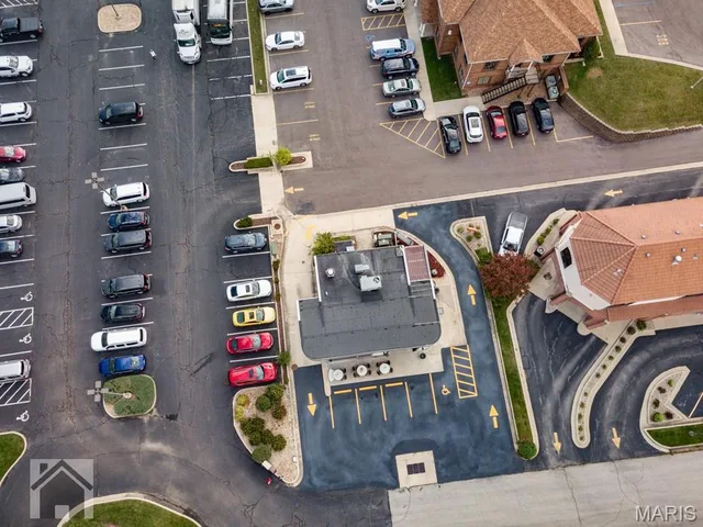Kitchen — 101 Comfort Inn Boulevard St Robert Missouri real estate