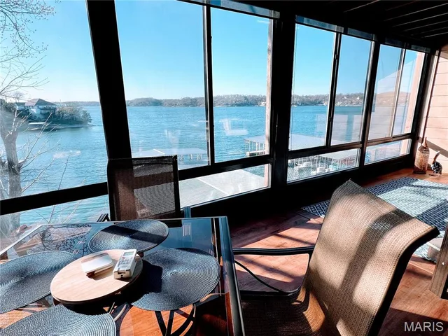 Living room — 31 Falls Drive Lake Ozark Missouri real estate