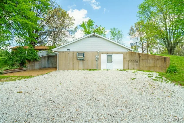 Kitchen — 33999 N Highway 63 Vienna Missouri real estate
