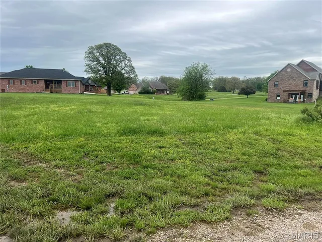 Front exterior — 10 N GRAND LAKE CIRCLE Circle Lebanon Missouri real estate