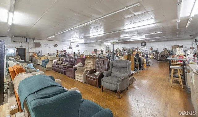 Kitchen — 600 W Commercial Street Lebanon Missouri real estate