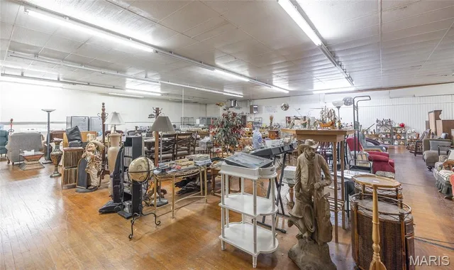 Primary bedroom — 600 W Commercial Street Lebanon Missouri real estate